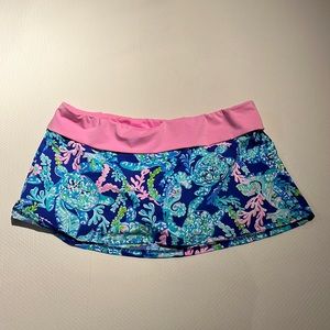 Lilly Pulitzer skirted bottom